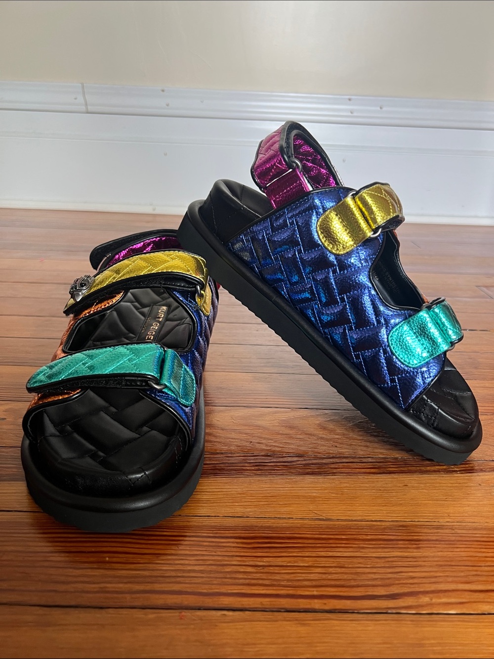 Kurt Geiger London Orson Sandal Metallic Multi Color Quilted Eagle NWOB EU 39 - Picture 3 of 10